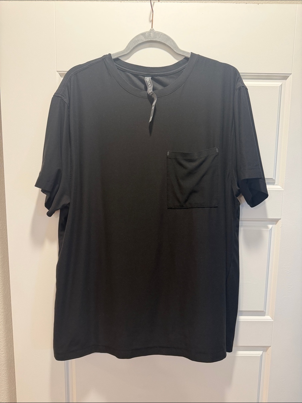 Vuori Black Short Sleeve Crew Pocket Tee